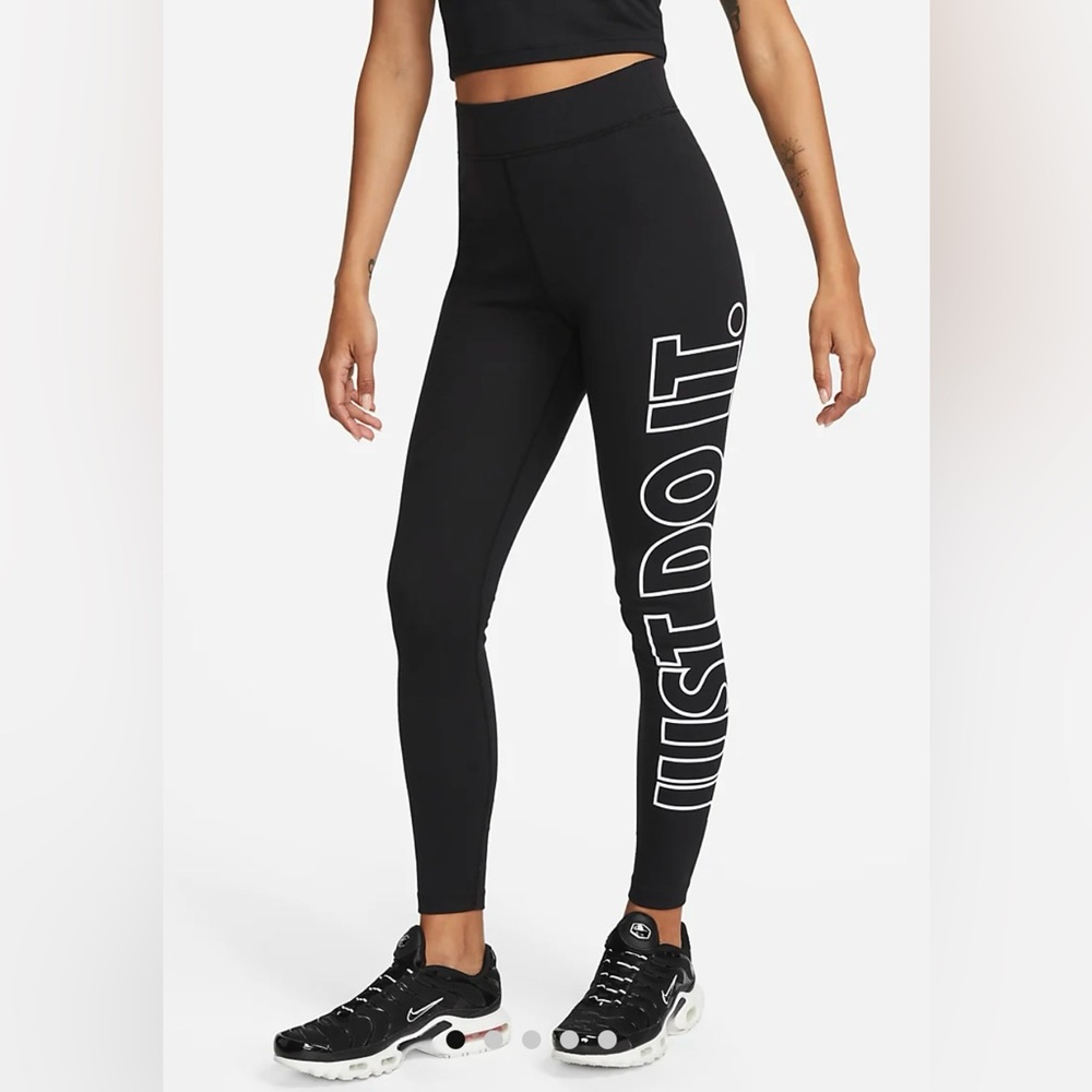 Nike Classic High-Waisted "JUST DO IT" Graphic Leggings black/white size XS